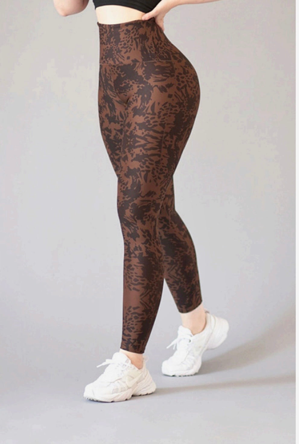 Leggings control abdomen