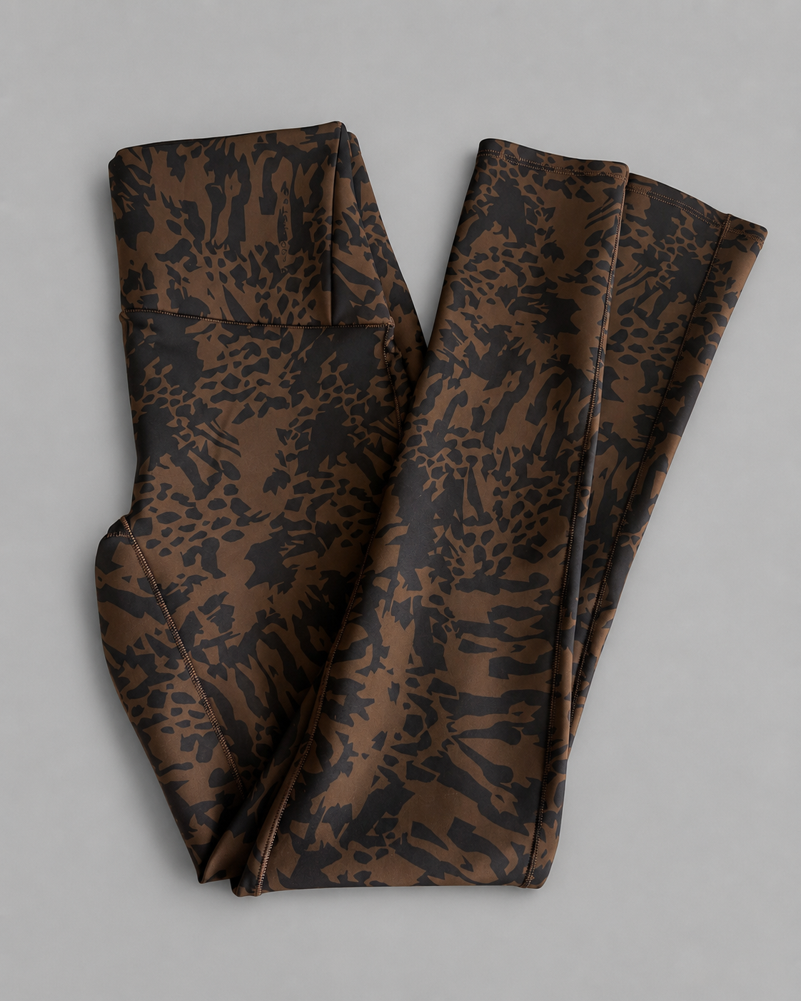 Leggings control abdomen